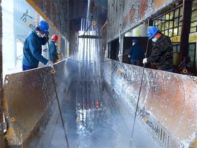 Processo di produzione di pali leggeri zincati a caldo